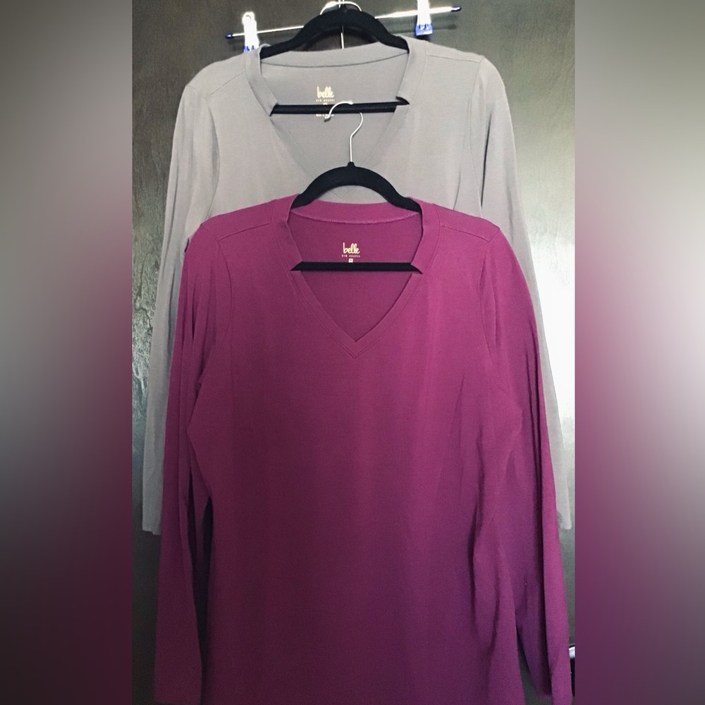 Two Belle by Kim Gravel V-Neck Long Sleeve Tops in Magenta and Gray